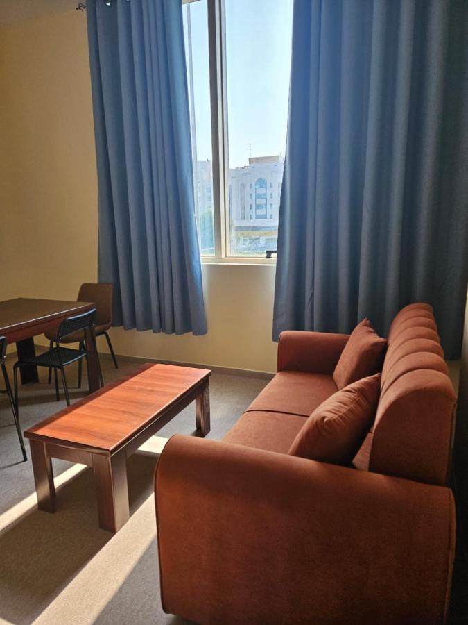 Oasis Hostel Abu Dhabi Bagian luar foto