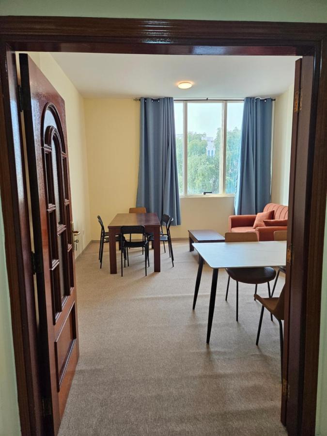 Oasis Hostel Abu Dhabi Bagian luar foto