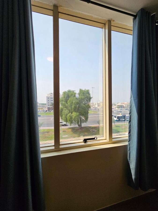 Oasis Hostel Abu Dhabi Bagian luar foto
