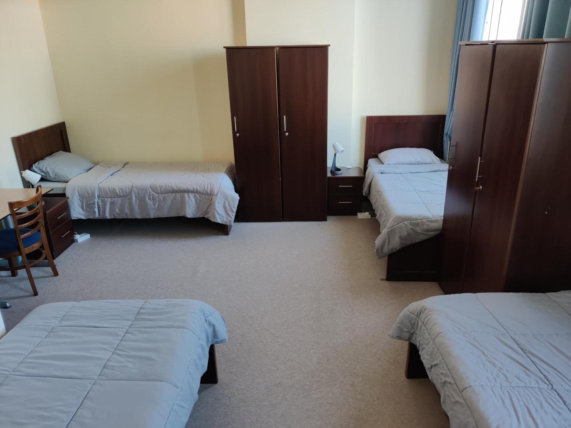 Oasis Hostel Abu Dhabi Bagian luar foto